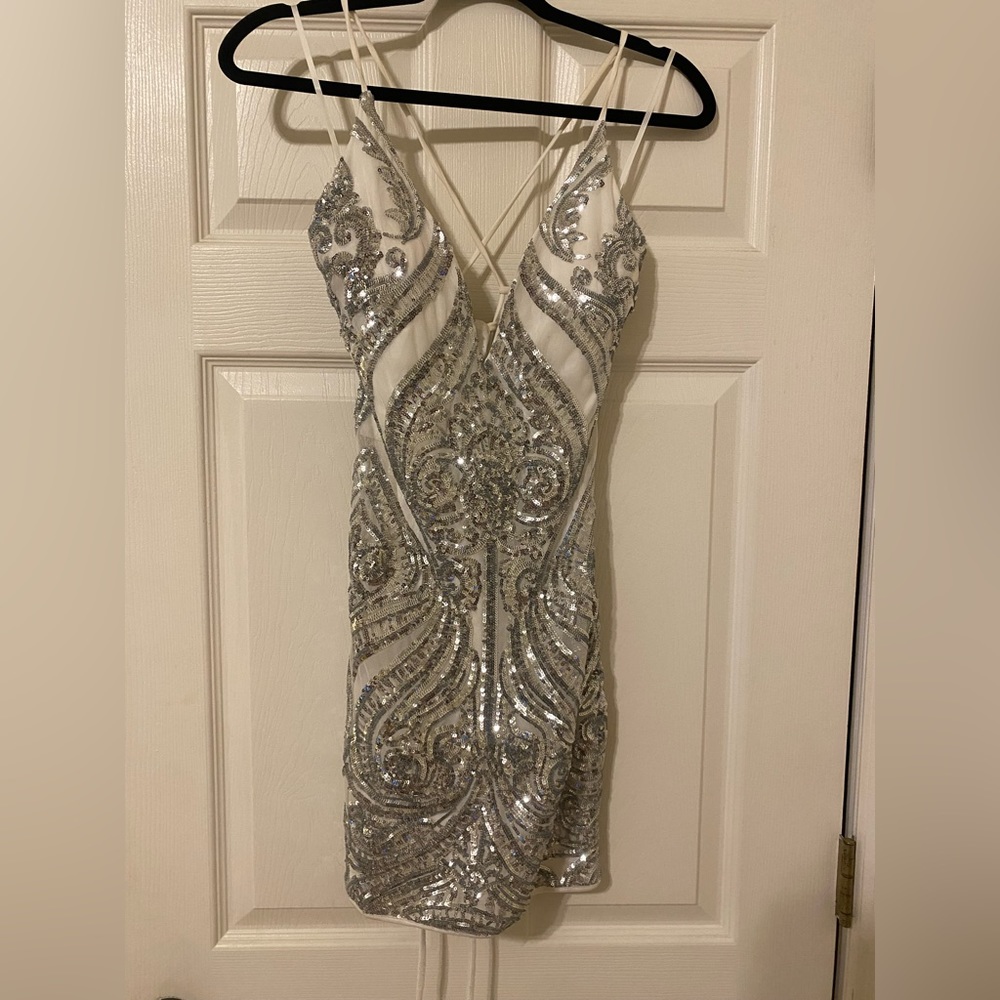 Windsor elegant cocktail/ Junior prom dress